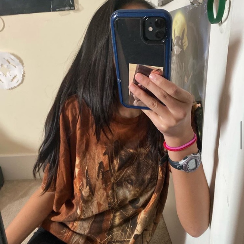 Wolf shirt!(IG: katherinesthrifts)